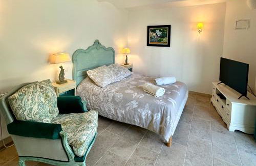 T2 Centre-Ville avec Grand Espace Vert - 15mn des Plages - Photo 7