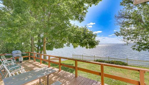 Lake Champlain Cottage with Deck and Sunset Views! - Foto 2