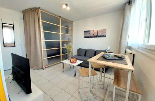 Studio lumineux 3 min Gare Houilles - RER A, Ligne L et J - Foto 7