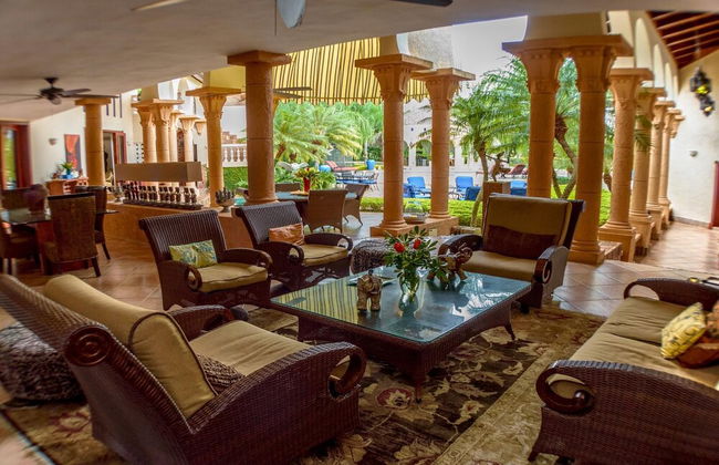 5-star Villa for Rent in Moroccan-style at Casa de Campo - Large Pool Jacuzzi Staff - Photo 13