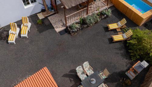 Casa Amaya - Spacious House with Pool, Large Garden, BBQ, 2 Terraces, and Ideal Location - Photo 3, sunbed