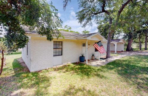 Dog-Friendly Waterfront Home with Dock, Grill, Water Views, Patio, Washer/Dryer - Photo 15