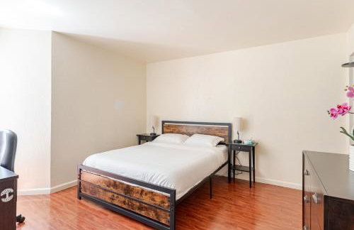 Modern & Cozy 2 Bedroom 2 Bathroom Sofabed Suite - Foto 11