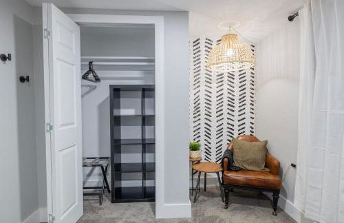 Light-filled retreat w hot tub & firepit - Foto 34