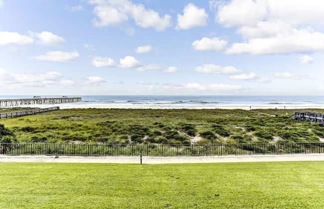 Recently Renovated Ocean Front Condo by RedAwning - Foto 22