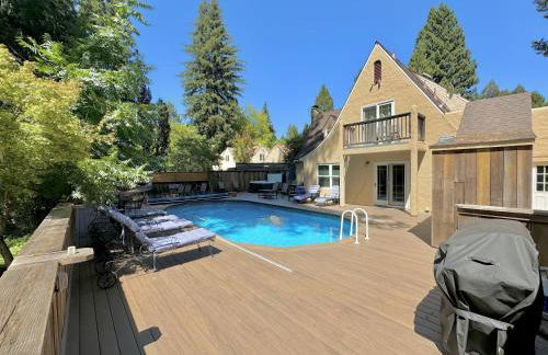Lovely Tudor Home With Pool & Spa Near Russian River - Foto 1