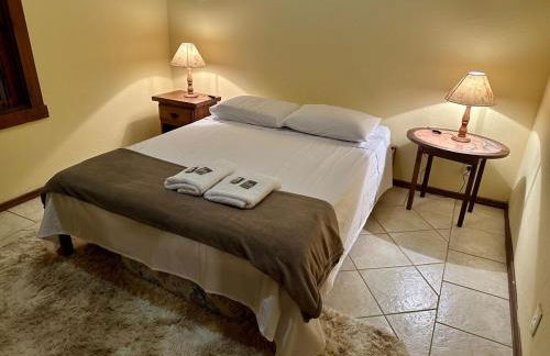 Casa Rústica - 3 vagas de garagem - Pet Friendly com vista para Serra de São José - até 8 hóspedes - Foto 32