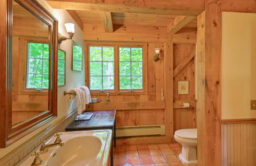 20-Acre Hamptons Nature Escape with Hot Tub and Pool - Foto 23