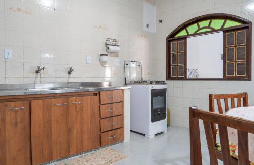 Casa Pet Friendly c Churrasqueira a 120m da Praia - Foto 13