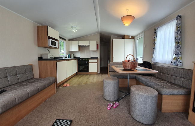 3 Bedroom Caravan, Sleeps 8, at Parkdean Newquay Holiday Park - Foto 8