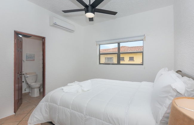 Pineapple Villa 442 2 Bedroom Condo by RedAwning - Foto 5