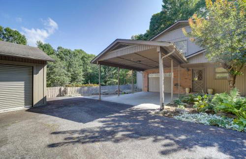 Spacious North Carolina Retreat - Patio and Fire Pit - Foto 32