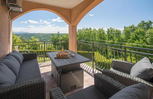 Lovely Home In Tinjan - Photo 7