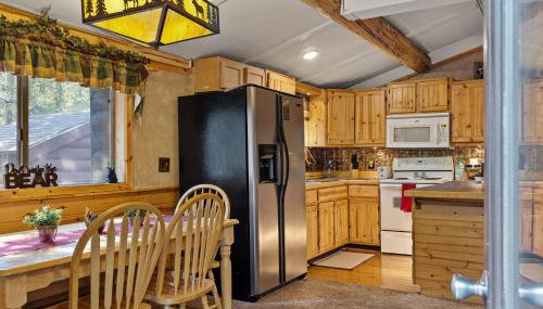 Hayloft Hollow by KABINO Fire Pit Fireplace Loft with Low Ceiling High Chair WiFi - Foto 5