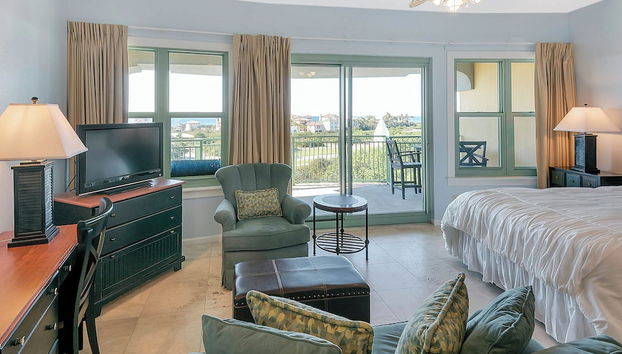 Charming Studio for 2 - Pool Views - Next Door to Alys! - Foto 4, Habitación