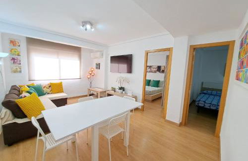 Céntrico apartamento en Valencia próximo parada de metro Ángel Guimerà - Foto 6