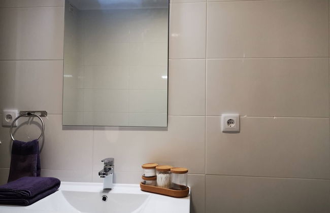 "room in Guest Room - Luxury Stay For 4 - Caparica Posthel" - Foto 5