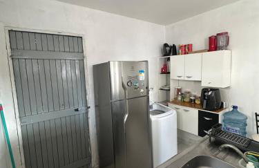 Casa Aconchegante com 2 quartos a 9 minutos de carro para as praias mais procuradas da região - Foto 9