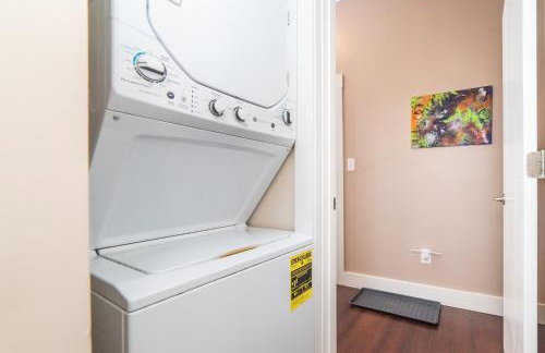 Walk to Acrisure - Parking - Location - GroupStay - Foto 13