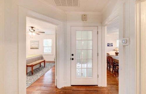 2 Mi to Magnolia Mkt Cozy Retreat with Shared Yard - Foto 14