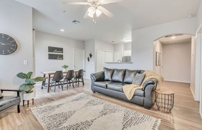 Luxury King Beds Pool Gym - Near Hill AFB - Foto 30