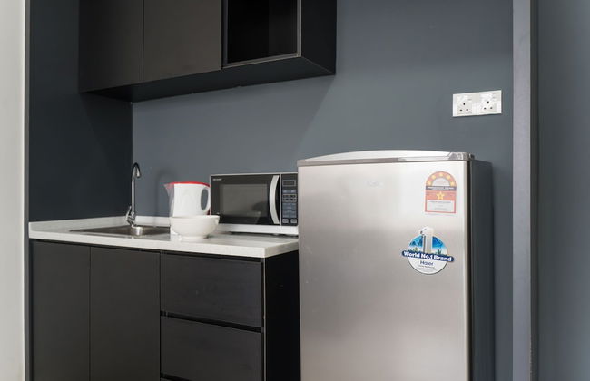 OYO Home 43951 Fair Studio Empire City Marriot - Photo 15