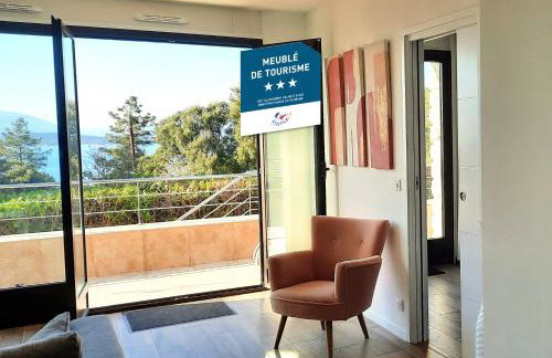 Camélia Plein Soleil Bord de Plage - Photo 1