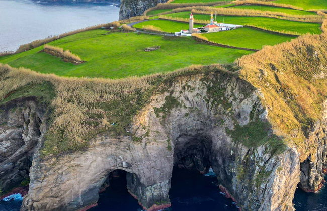 Giro in barca alle grotte di Rabo de Peixe - Foto 1
