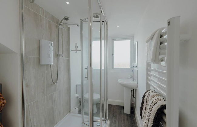 Stylish and Modern 2-bed Apartment in Herne Bay - Foto 10