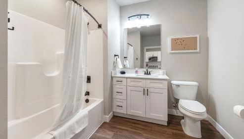 Landing Apartments at Ballpark Village - Goodyear - Foto 3, towels, Shower