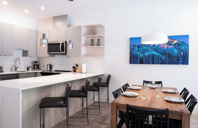 Rustic Retreat by Revelstoke Vacations - Photo 6