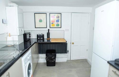 Large 1 Bed Apartment In Southsea Portsmouth - Sleeps 4 & Free Parking - Foto 24