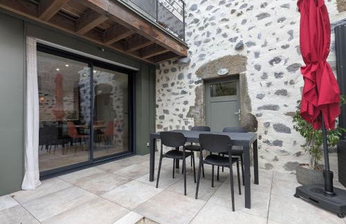 Maison rénovée avec terrasse et balcon à Polignac - FR-1-582-539 - Foto 16