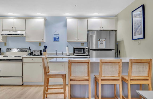 All is Wells Incredible Location! Walk to Beach - Photo 8