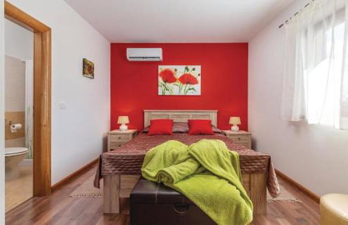 4 Bedroom Beautiful Home In Kunj - Photo 4