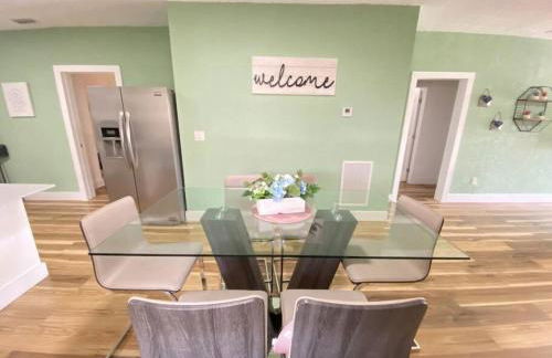 Heart of Miami sleeps 10 near Little Havana Beaches - Foto 22