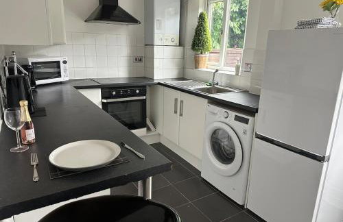 Charming 2Bedroom Home with Garden & Parking for 2 - Foto 16