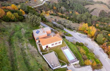 Spacious Villa with Private Pool & Garden in Douro, by Hopstays - Foto 51