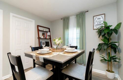 Lakeside Serenity Your Perfect Getaway Gallatin - Photo 33