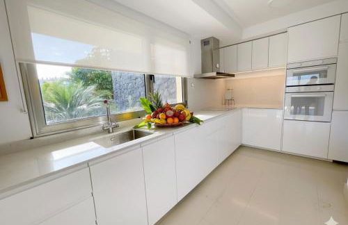 Luxury Oceanview Villa de Nava with heated private pool - Foto 25