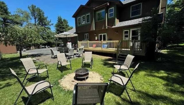 The Wooden Nest by Avantstay Deck, Big Yard w/ Hammocks & Fire Pit - Foto 2, Interior