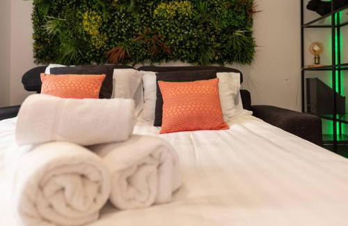 Acorn Lodge Luxury Retreat In a Stunning Oasis With Hot Tub - Pass the Keys - Foto 19