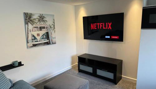 modern 1 bed apartment with car parking - Foto 5