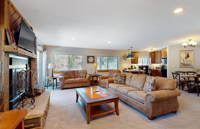 Pine Ridge Condominiums - Photo 24