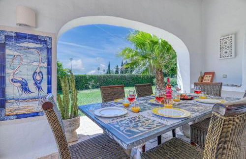 Golfinhos - MAGNIFICENT & SPACIOUS 5 BEDROOM VILLA - Foto 6