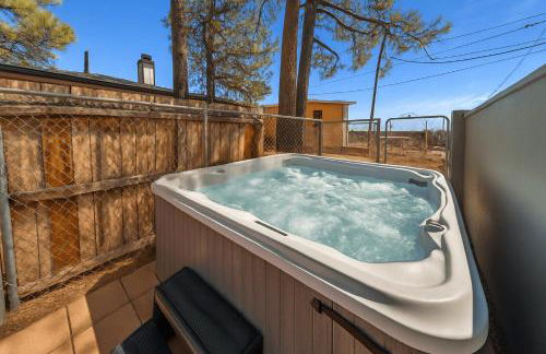 NEW! HUGE 5BR Mountain Views Game Room Hot Tub Lawn Games BBQ - Photo 6