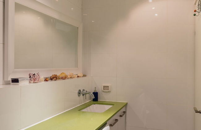 2Rooms Perfect Location 1Min to Beach - Photo 35