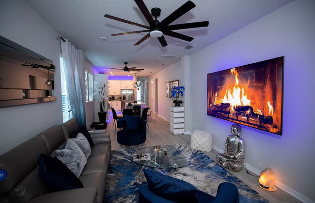 Brand New Modern Pet Friendly Zen Home W/ Private Home Theater & Hot Tub! 2 Bedroom Home by RedAwning - Photo 21