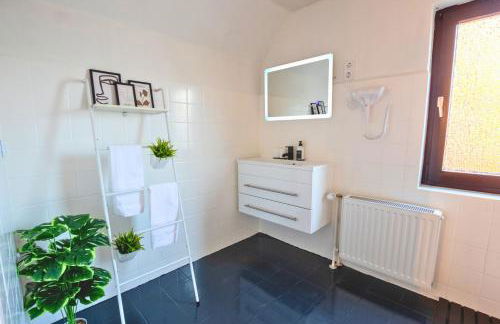 SHINYHOMEZ - Familienfreundliche Ferienwohnung in Geestland am Wattenmeer mit Terrasse, Küche und WLAN - Foto 17