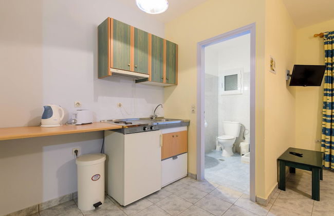 Regina Apartments - Photo 12